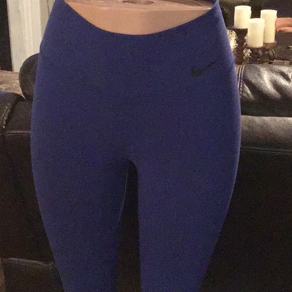 Nike - Picture 2 of 3